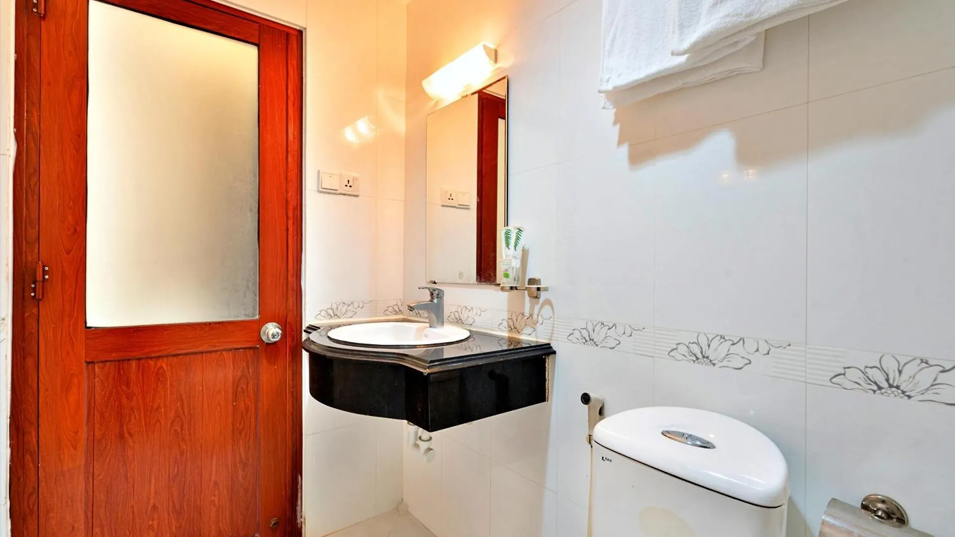 Luan Vu Hotel Ho Chi Minh City 2*,